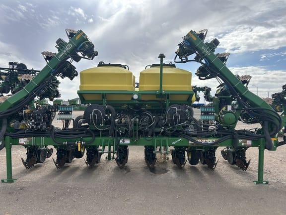 2025 John Deere DR16X Equipment Image0
