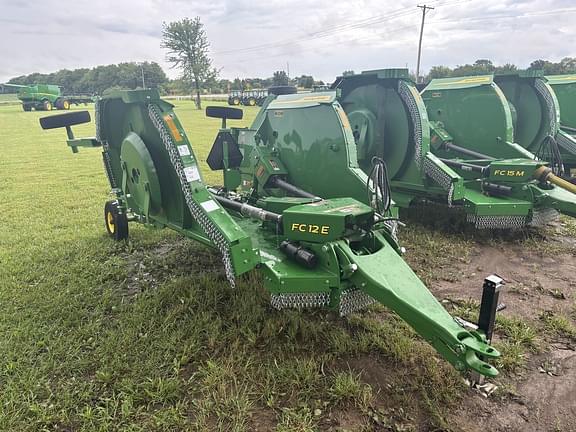 Image of John Deere FC12E equipment image 3