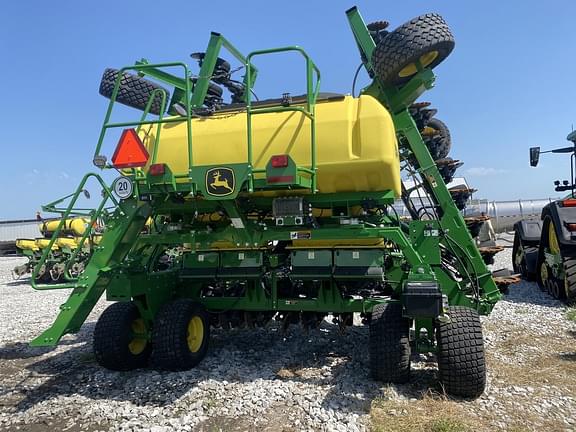 Image of John Deere N540C equipment image 1