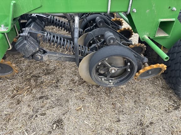 Image of John Deere N560 equipment image 2