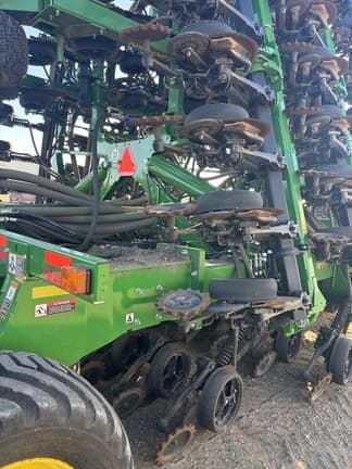 Image of John Deere N560F equipment image 1