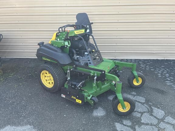 Image of John Deere Q820M equipment image 1