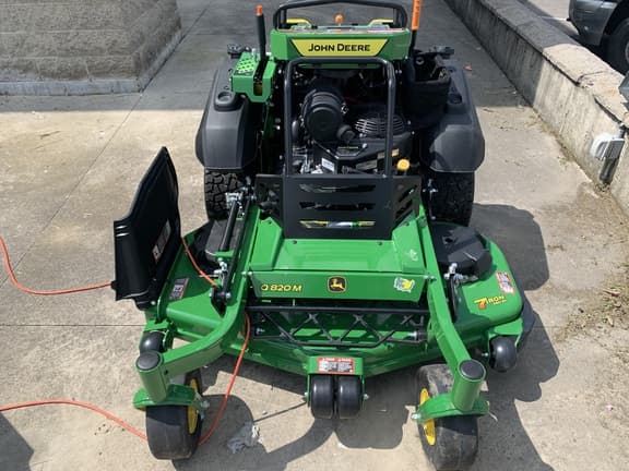 Image of John Deere Q820M equipment image 1