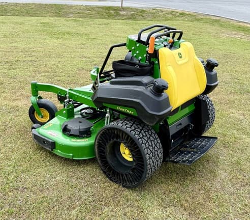 Image of John Deere Q820M equipment image 4