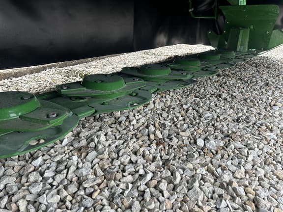 Image of John Deere R310 equipment image 4