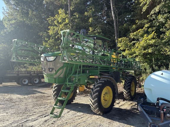 Image of John Deere R4023 equipment image 2