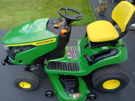 2025 John Deere S140 Equipment Image0