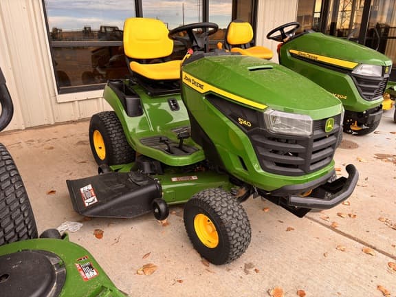 Image of John Deere S140 equipment image 1