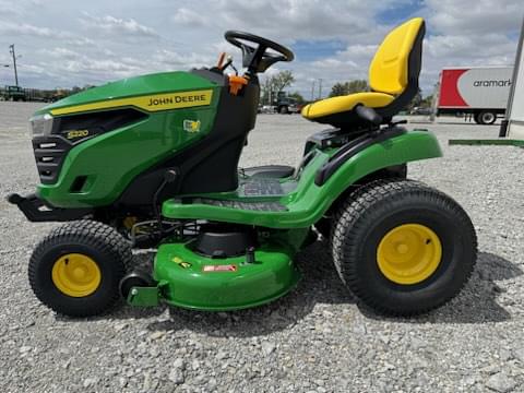 Image of John Deere S220 equipment image 3