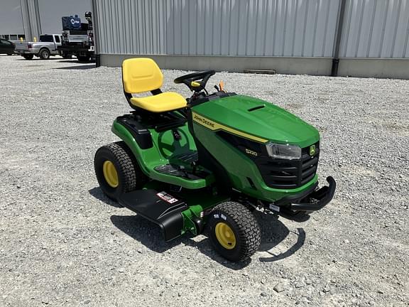 Image of John Deere S220 equipment image 1