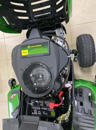 Image of John Deere S240 equipment image 4