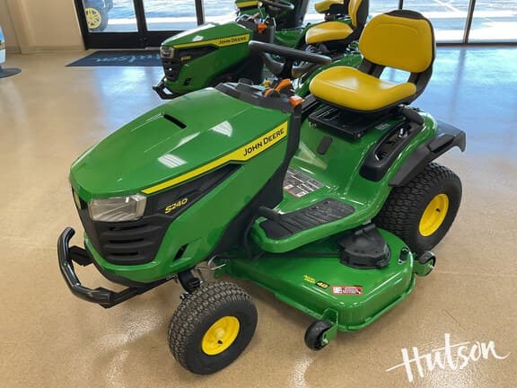 Image of John Deere S240 equipment image 1