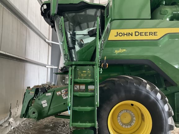 Image of John Deere S7 600 equipment image 1