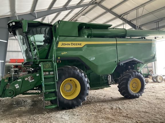 Image of John Deere S7 600 Primary image