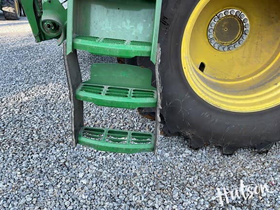 Image of John Deere S7 700 equipment image 4