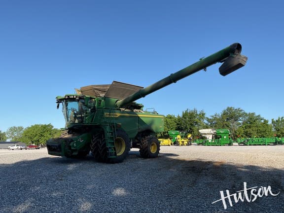 Image of John Deere S7 700 equipment image 2