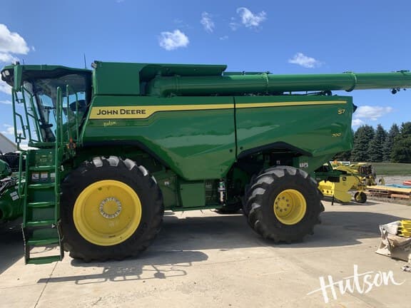 Image of John Deere S7 700 equipment image 3