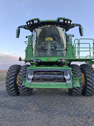 Image of John Deere S7 700 equipment image 3