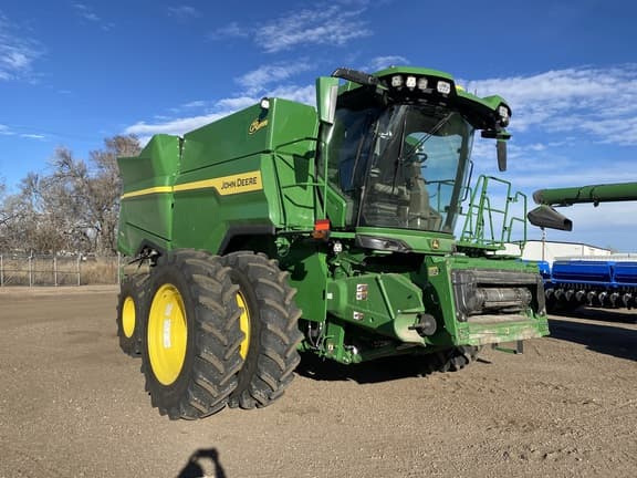Image of John Deere S7 700 Primary image