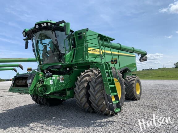 Image of John Deere S7 800 equipment image 1