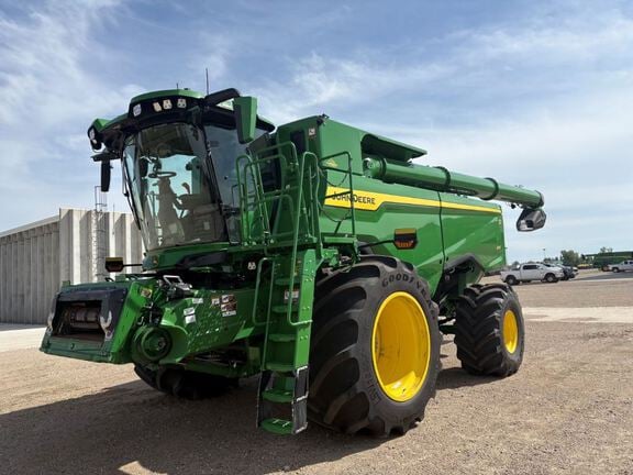 2025 John Deere S7 800 Equipment Image0