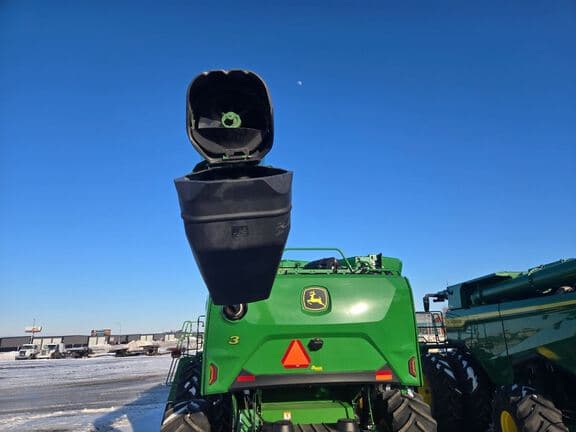 Image of John Deere S7 800 equipment image 4