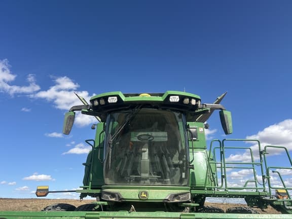 Image of John Deere S7 800 equipment image 4
