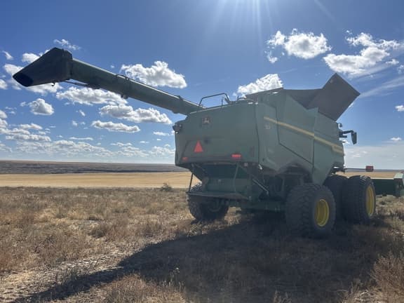 Image of John Deere S7 800 equipment image 2