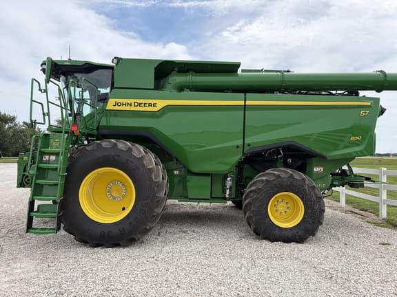 Image of John Deere S7 800 Primary image