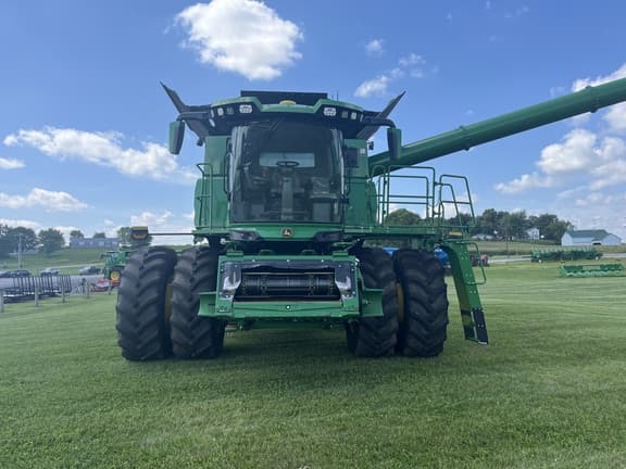 Image of John Deere S7 800 equipment image 2