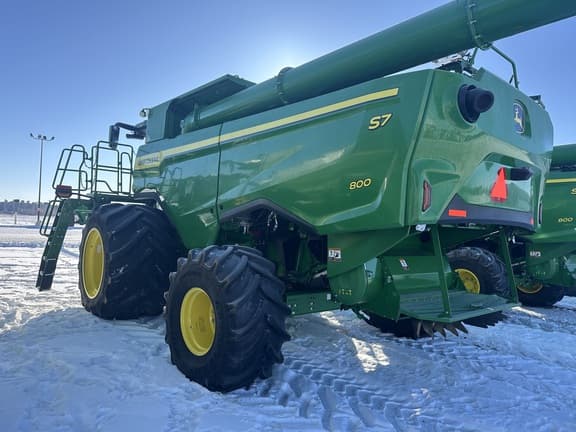 Image of John Deere S7 800 equipment image 2