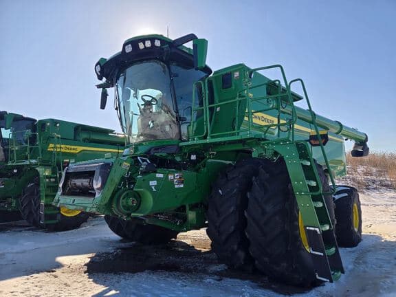 Image of John Deere S7 800 Primary image
