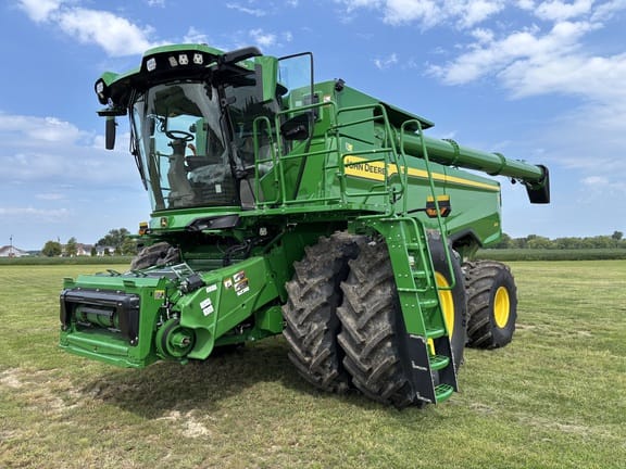 2025 John Deere S7 800 Equipment Image0