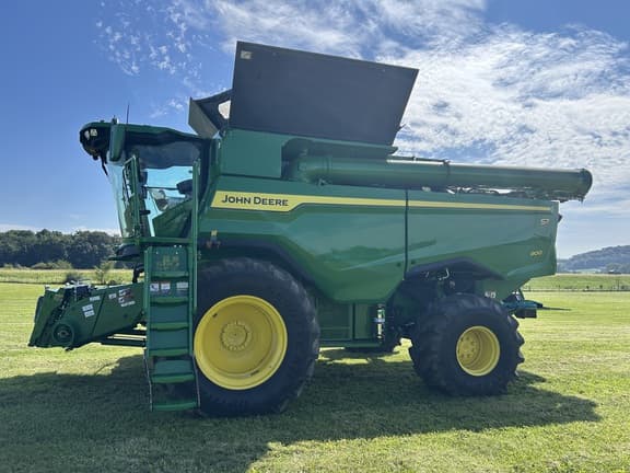 Image of John Deere S7 800 equipment image 1