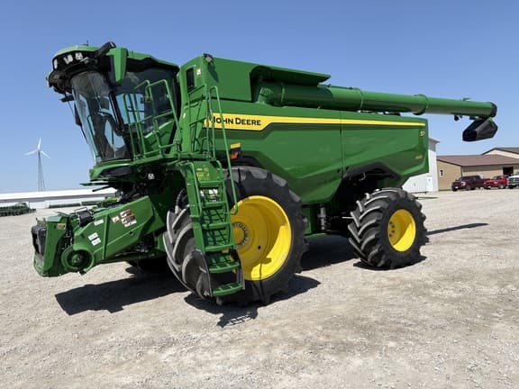 Image of John Deere S7 800 equipment image 1