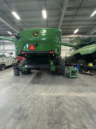 Image of John Deere S7 900 equipment image 1