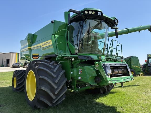 Image of John Deere S7 900 equipment image 3