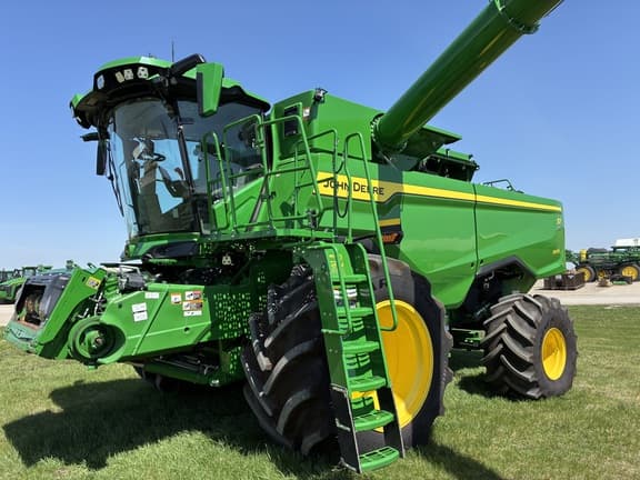 Image of John Deere S7 900 equipment image 1