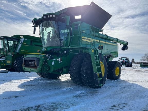 2025 John Deere S7 900 Equipment Image0