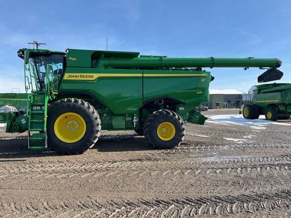 Image of John Deere S7 900 equipment image 1