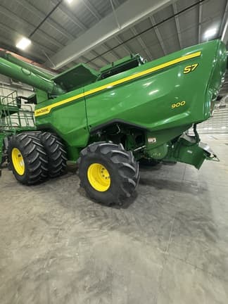 Image of John Deere S7 900 equipment image 1