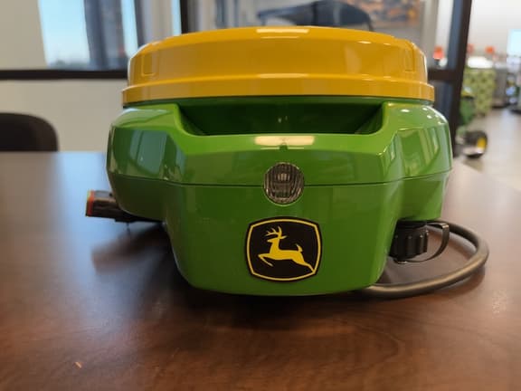 Image of John Deere StarFire 7500 equipment image 4