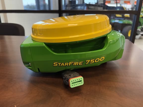 Image of John Deere StarFire 7500 equipment image 1