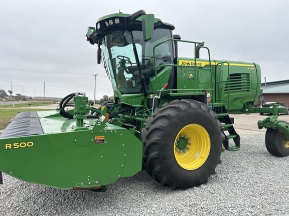 Image of John Deere W235 equipment image 3