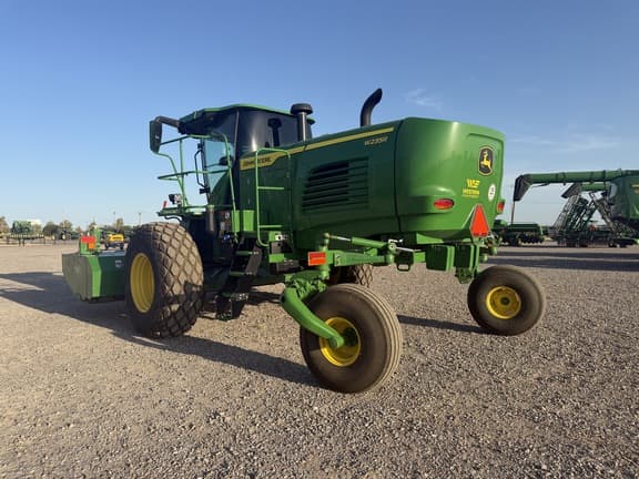Image of John Deere W235R equipment image 2