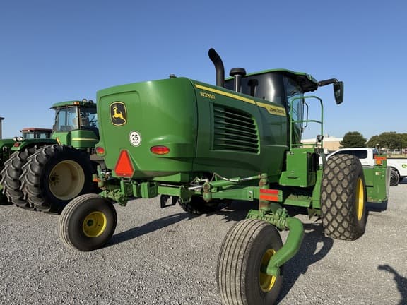 Image of John Deere W235R equipment image 4