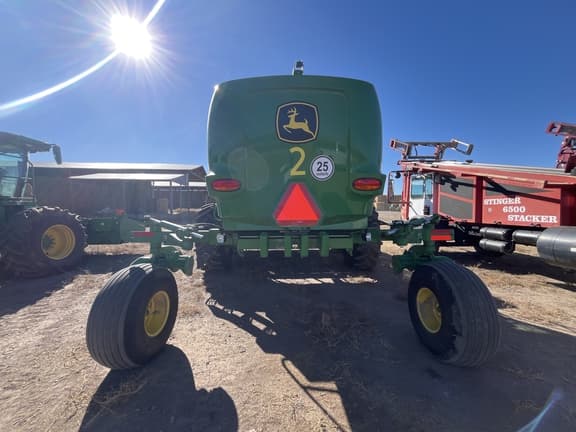 Image of John Deere W235R equipment image 3