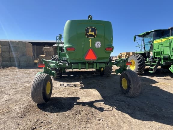 Image of John Deere W235R equipment image 3