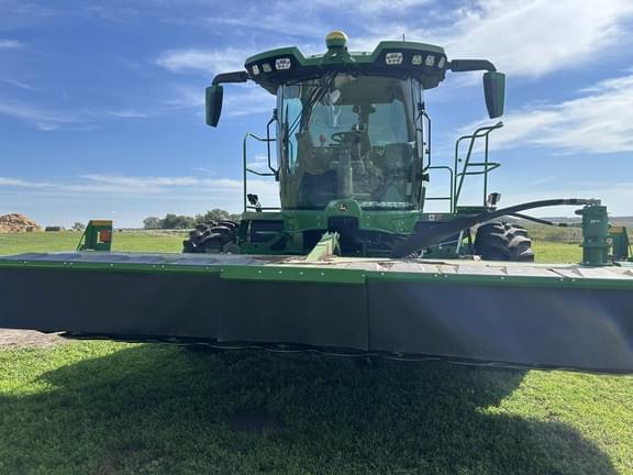 Image of John Deere W235R equipment image 2