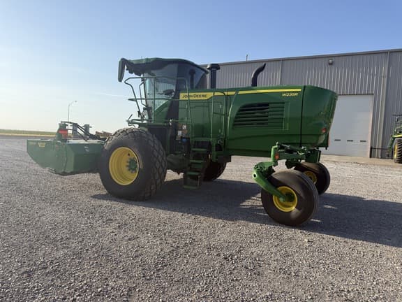 Image of John Deere W235R equipment image 2